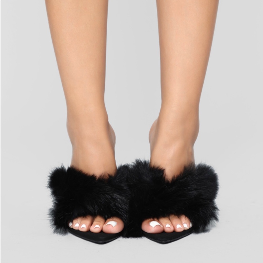 Foxy Heels - Picture 2 of 6